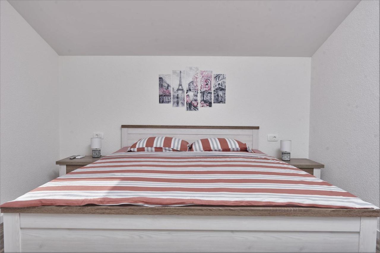 Apartments & Rooms Seaside Kastela Exterior photo