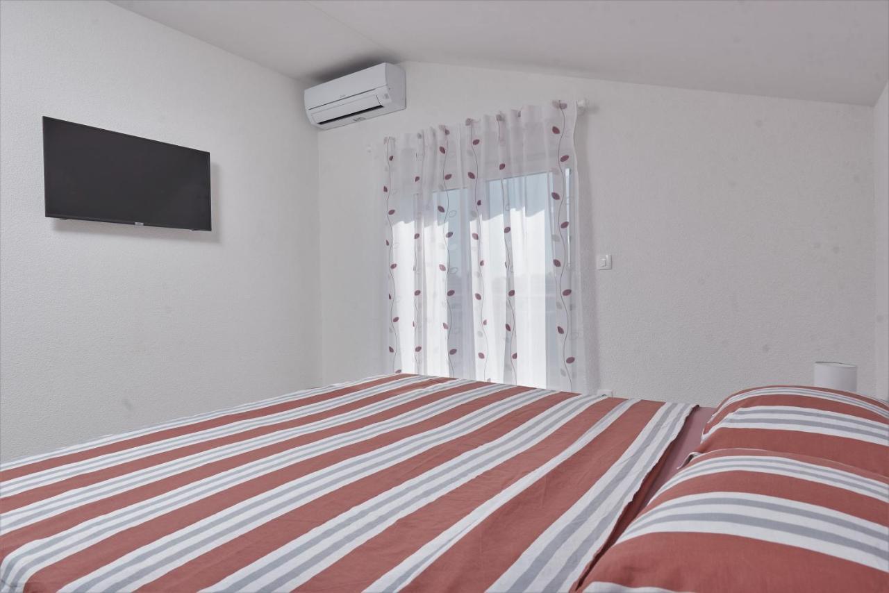 Apartments & Rooms Seaside Kastela Exterior photo