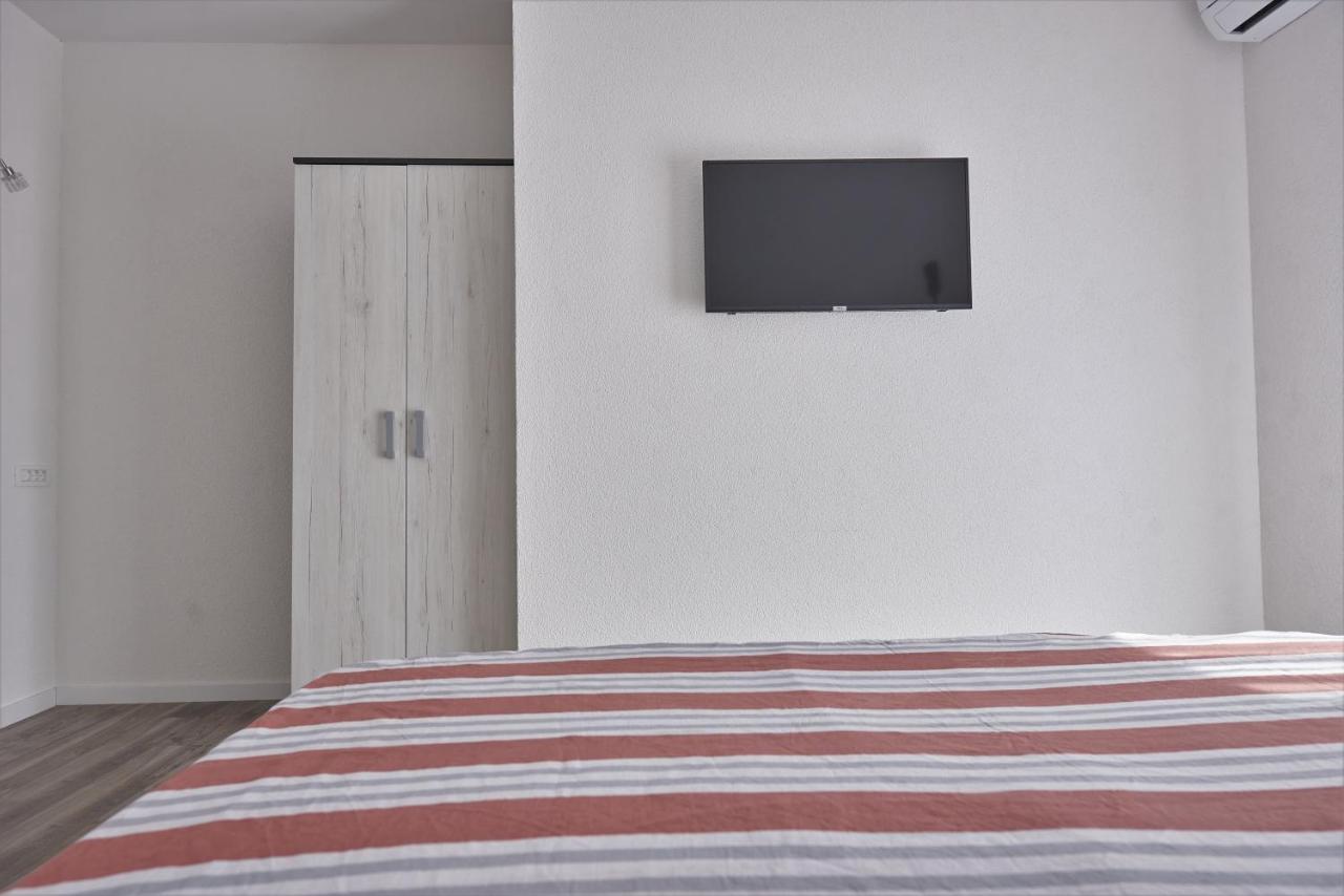 Apartments & Rooms Seaside Kastela Exterior photo