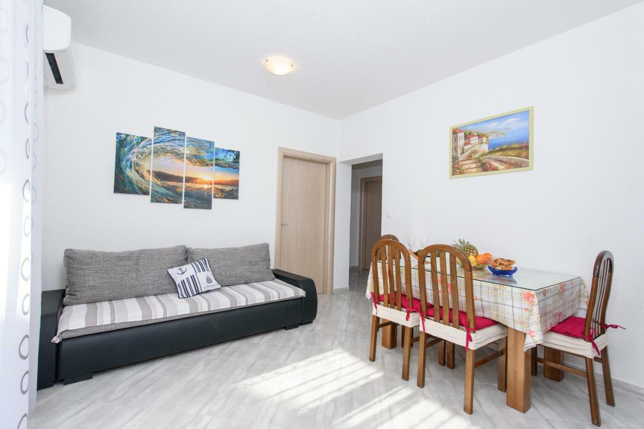 Apartments & Rooms Seaside Kastela Exterior photo