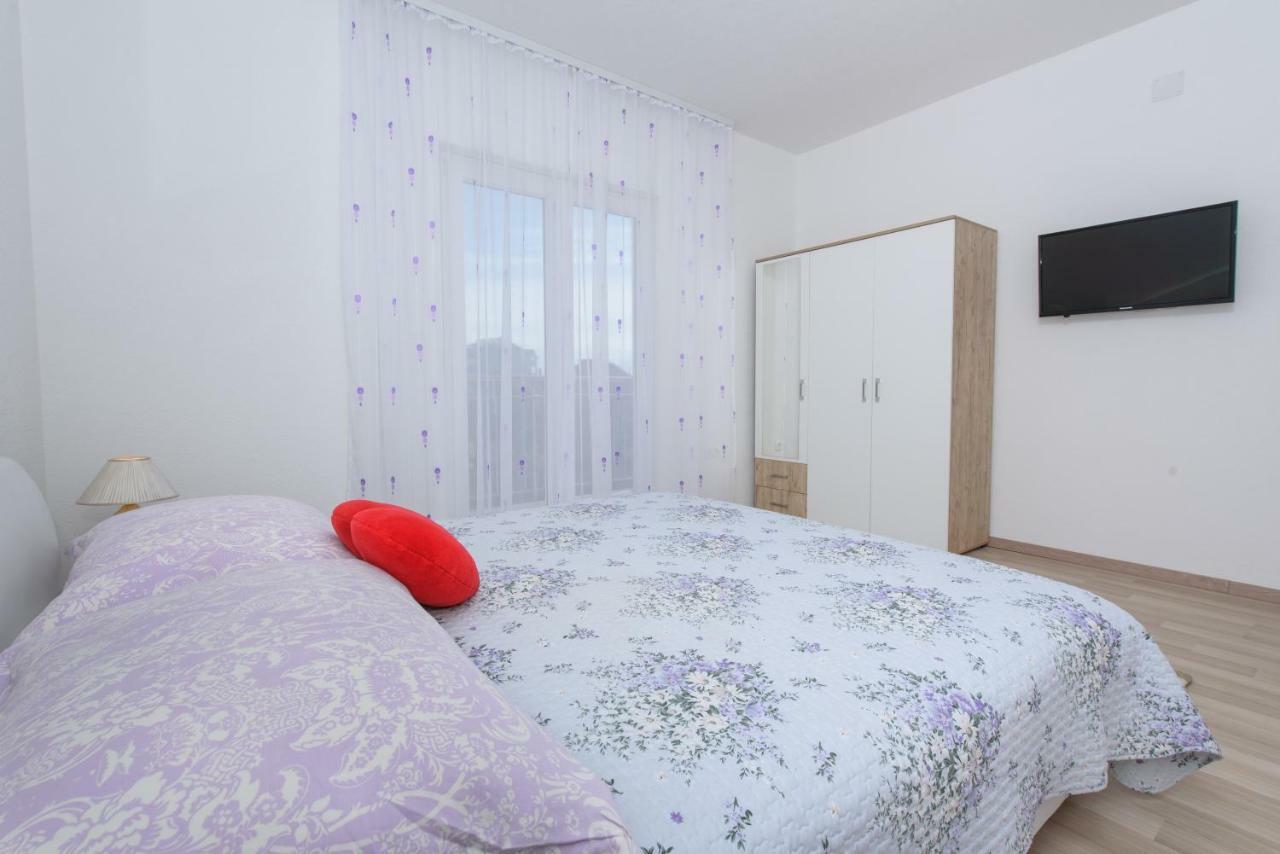 Apartments & Rooms Seaside Kastela Exterior photo