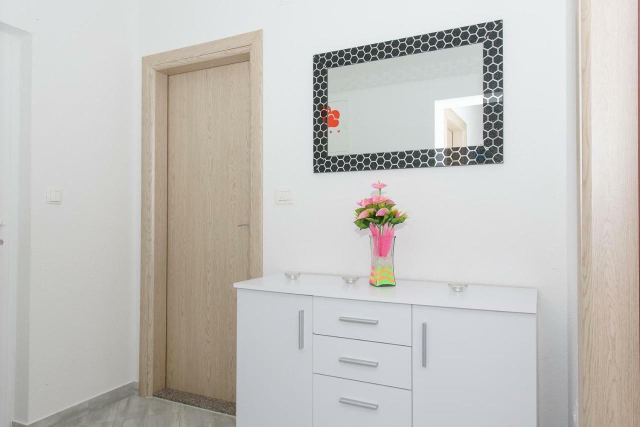 Apartments & Rooms Seaside Kastela Exterior photo