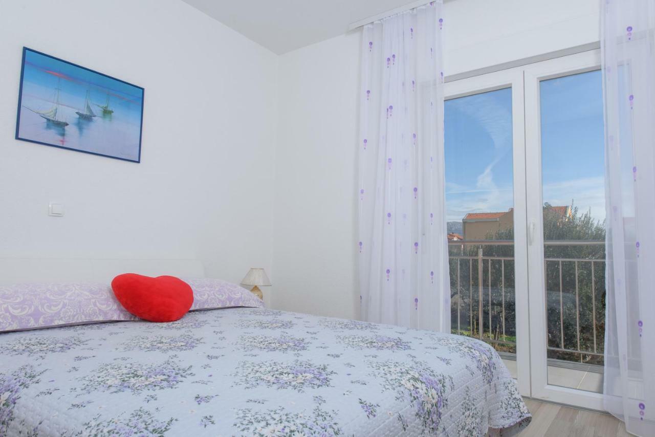 Apartments & Rooms Seaside Kastela Exterior photo