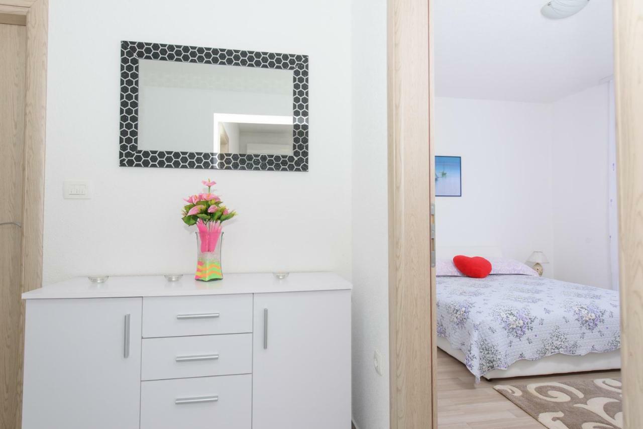 Apartments & Rooms Seaside Kastela Exterior photo