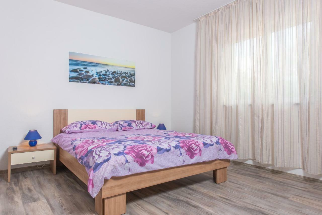 Apartments & Rooms Seaside Kastela Exterior photo